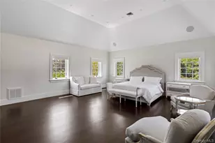 9 Hicks Ln, Sands Point, NY 11050 - Photo 29