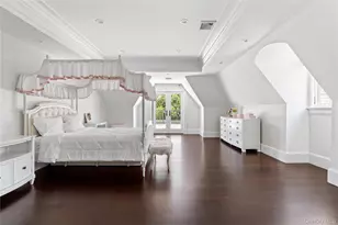 9 Hicks Ln, Sands Point, NY 11050 - Photo 35