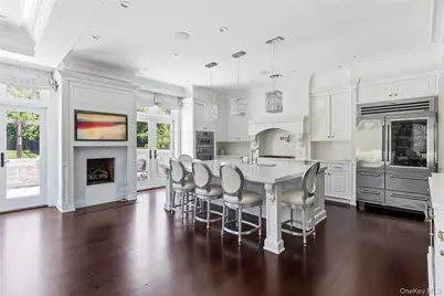 9 Hicks Lane, Sands Point, NY 11050 - Photo 13