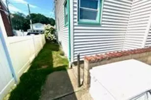 44 Jefferson Ave, Lynbrook, NY 11563 - Photo 3