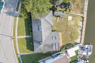 2436 Hempstead Ln, Wantagh, NY 11793 - Photo 39