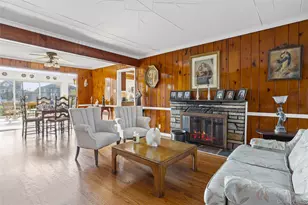 2436 Hempstead Ln, Wantagh, NY 11793 - Photo 17