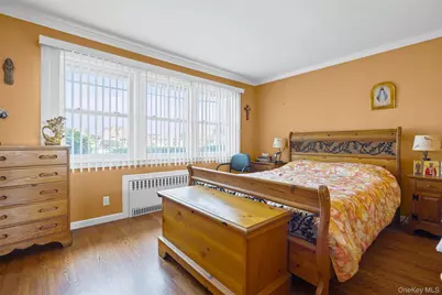 2436 Hempstead Lane, Wantagh, NY 11793 - Photo 19