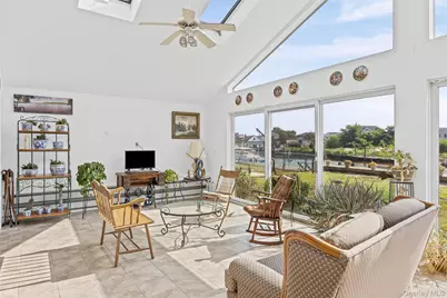 2436 Hempstead Lane, Wantagh, NY 11793 - Photo 5