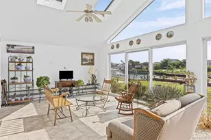 2436 Hempstead Ln, Wantagh, NY 11793 - Photo 5