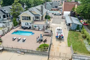 1321 Shore Dr, Bronx, NY 10465 - Photo 41