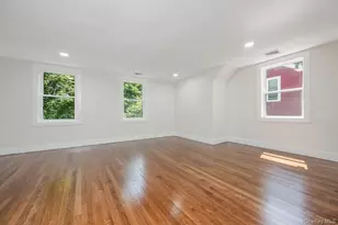 18 Maple Pl, Huntington, NY 11743 - Photo 15