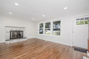 18 Maple Pl, Huntington, NY 11743 - Photo 9