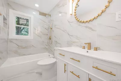 18 Maple Place, Huntington, NY 11743 - Photo 13