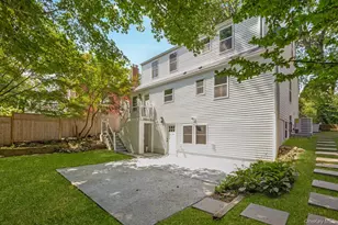 18 Maple Pl, Huntington, NY 11743 - Photo 29