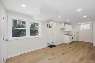 18 Maple Pl, Huntington, NY 11743 - Photo 21