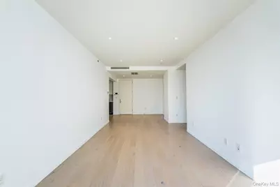 2412 42nd Road #3E, Long Island City, NY 11101 - Photo 5