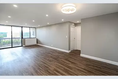 2 Bay Club Drive #1Z3, Bayside, NY 11360 - Photo 5