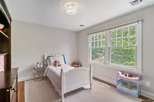 10 Northwood Cir, Huntington, NY 11743 - Photo 17