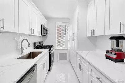 2080 Barnes Avenue #3H, Bronx, NY 10462 - Photo 3