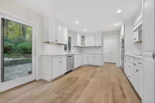 43 Edcris Ln, Huntington, NY 11743 - Photo 17