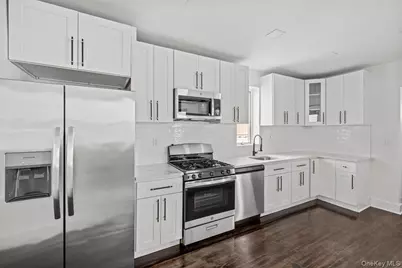 916 Clarence Avenue, Bronx, NY 10465 - Photo 15