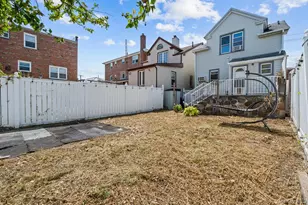 916 Clarence Ave, Bronx, NY 10465 - Photo 29