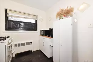 75-40 Springfield Blvd, Oakland Gardens, NY 11364 - Photo 9