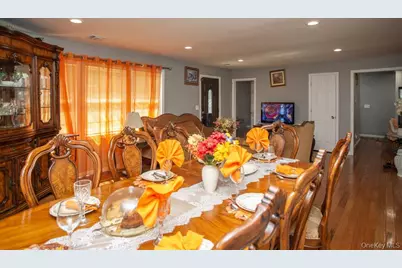 1227 Little East Neck Road, West Babylon, NY 11704 - Photo 19