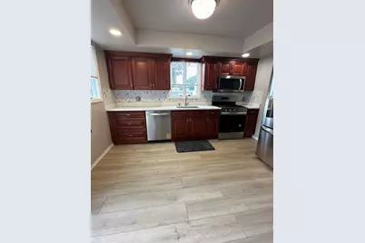 80 Newton Boulevard, Ronkonkoma, NY 11779 - Photo 3