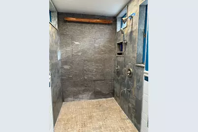 80 Newton Boulevard, Ronkonkoma, NY 11779 - Photo 5