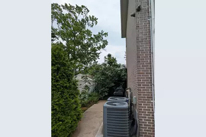 15 Lenzie Street, New York, NY 10312 - Photo 17