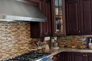 15 Lenzie St, New York, NY 10312 - Photo 5