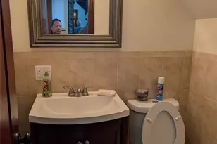 15 Lenzie St, New York, NY 10312 - Photo 13