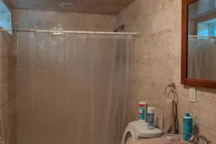 15 Lenzie St, New York, NY 10312 - Photo 11