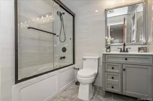 664 Clinton Ave, Uniondale, NY 11553 - Photo 23