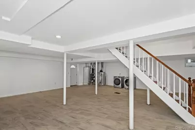 664 Clinton Avenue, Uniondale, NY 11553 - Photo 31