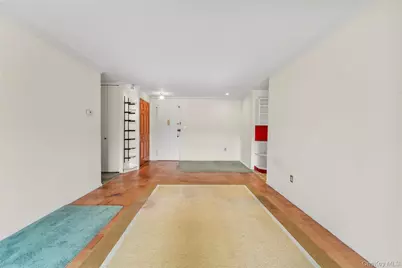 100 E Hartsdale Avenue #MiE, Hartsdale, NY 10530 - Photo 7