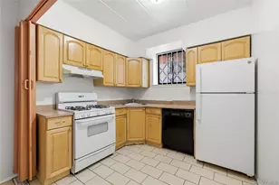 147-26 Roosevelt Ave, Flushing, NY 11354 - Photo 9