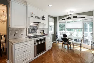 64 Hamilton Dr, Roslyn, NY 11576 - Photo 15