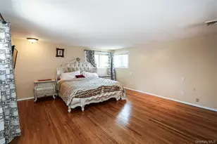 64 Hamilton Dr, Roslyn, NY 11576 - Photo 19