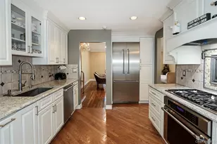 64 Hamilton Dr, Roslyn, NY 11576 - Photo 17