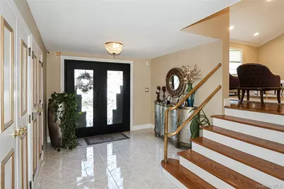 64 Hamilton Drive, Roslyn, NY 11576 - Photo 5