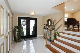 64 Hamilton Dr, Roslyn, NY 11576 - Photo 5