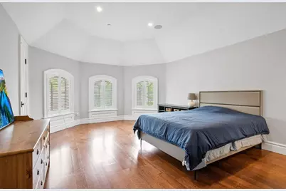 264-11 60th Avenue, Little Neck, NY 11362 - Photo 15