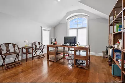 264-11 60th Avenue, Little Neck, NY 11362 - Photo 19