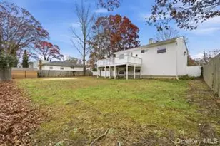 4 Beechwood Dr, Shirley, NY 11967 - Photo 11