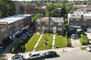 195-15 Woodhull Ave, Hollis, NY 11423 - Photo 9