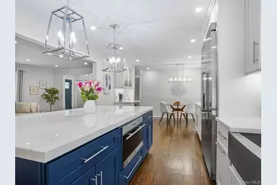 43 Amherst Drive, New Rochelle, NY 10804 - Photo 11