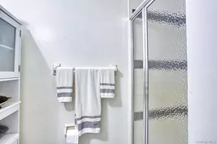 518 Kennedy Dr, Spring Valley, NY 10977 - Photo 17