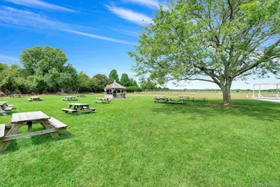 44075 Route 25, Peconic, NY 11971 - Photo 11