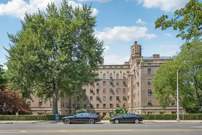 160 Middle Neck Road #2 C, Great Neck, NY 11021 - Photo 1