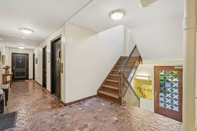 160 Middle Neck Road #2 C, Great Neck, NY 11021 - Photo 5