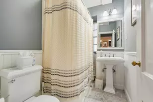 160 Middle Neck Rd, Great Neck, NY 11021 - Photo 17