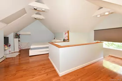 19346 McLaughlin Avenue, Hollis, NY 11423 - Photo 25